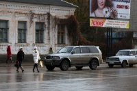 В Азове уступают дорогу пешеходам