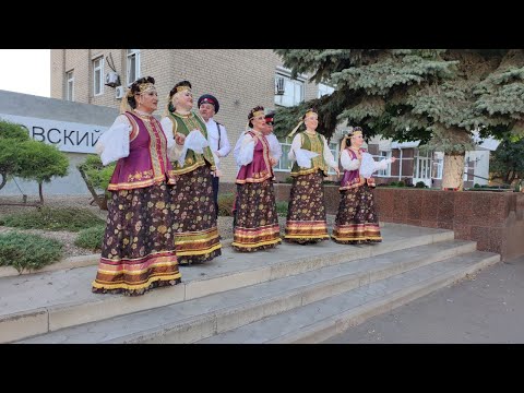 Народный хор «Приволье» - один из лучших творческих коллективов Азовского района.